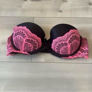 La Vie En Rose Black push up Bra with Pink Lace Detail in size 32C